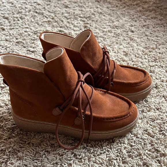 NEW Hush Puppies Bridget Chukka Lace Boot in Cognac Suede, Womens Size 8.5 Wide - Picture 2 of 5